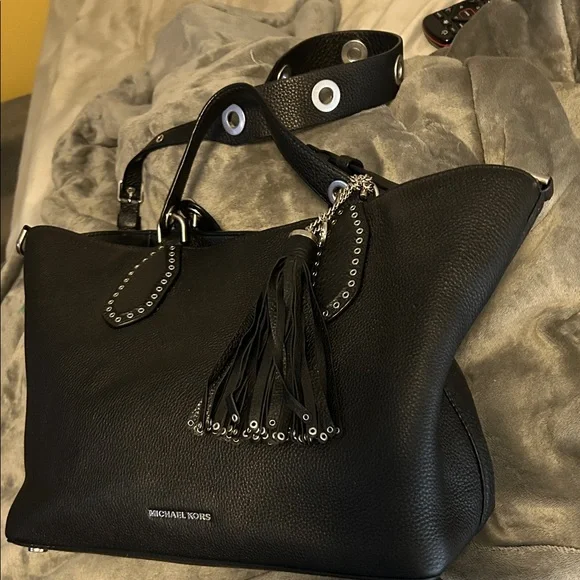 Like New Black Pebbled Leather Michael Kors Hand/Shoulder Bag With Metal Details - Picture 4 of 15